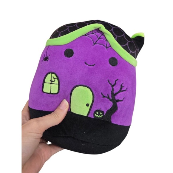 Squishmallows Yvonne Haunted House Halloween Plush 8 IN Stuffed Animal‎ RARE - Picture 2 of 3
